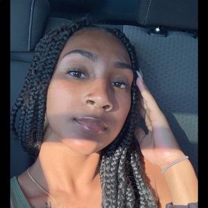 Meet your Posher, Mikayla